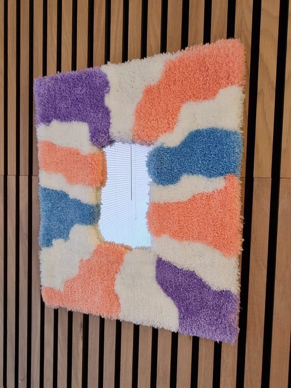 Workshop deelnemers aan het tuften